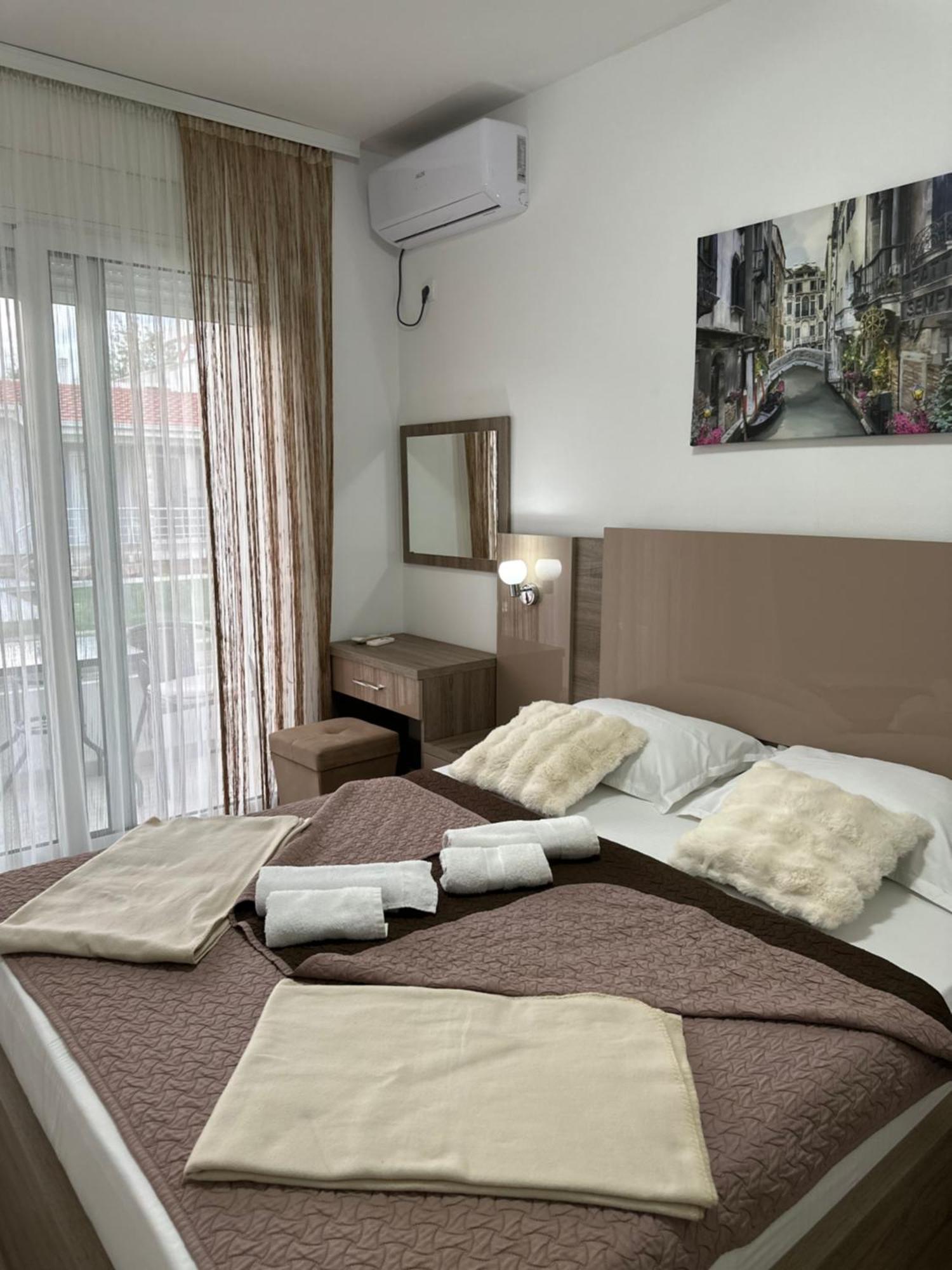 Apartments Amar Ulcinj Buitenkant foto